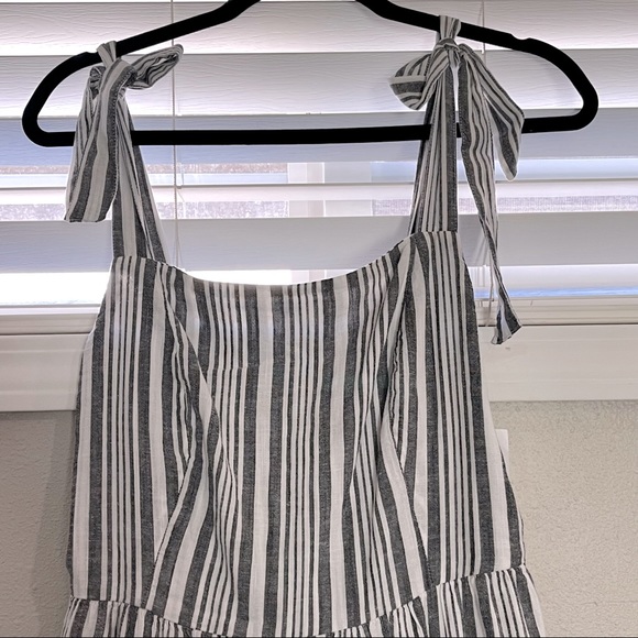 NWT Maxi dress, WITH POCKETS!!! - Picture 2 of 3